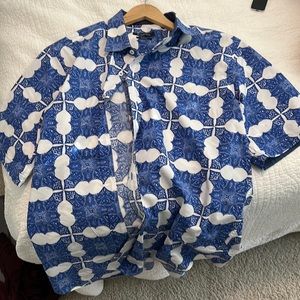 XL Bugstchi button down